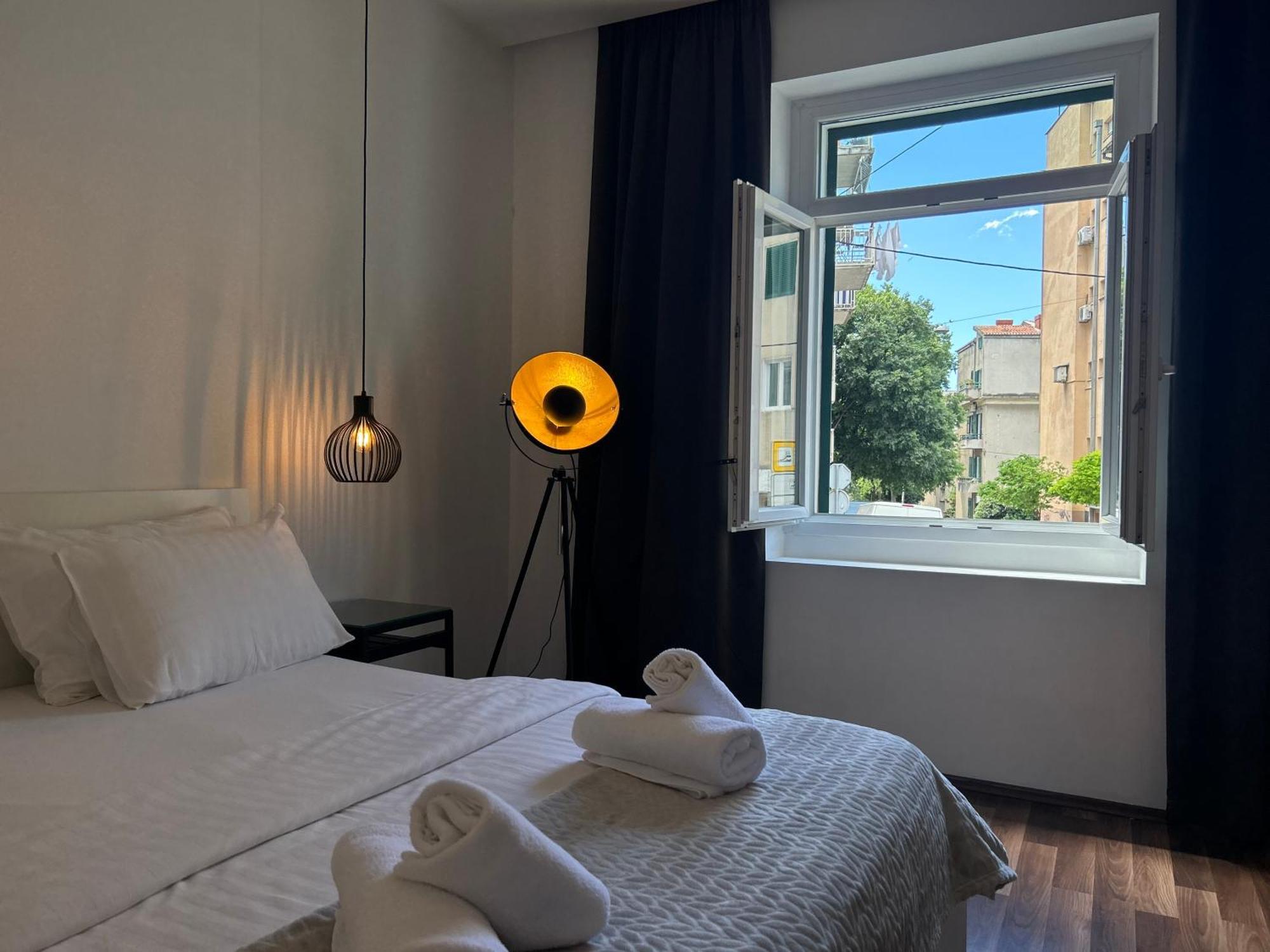 Marton & Martinis Superior Apartments - Spacious One-Room Apartments - Excellent Location Within Walking Distance Of Diocletian'S Palace And Bacvice Beach - The Best Restaurants Within Walking Distance - Buralux Properties Split Exterior foto