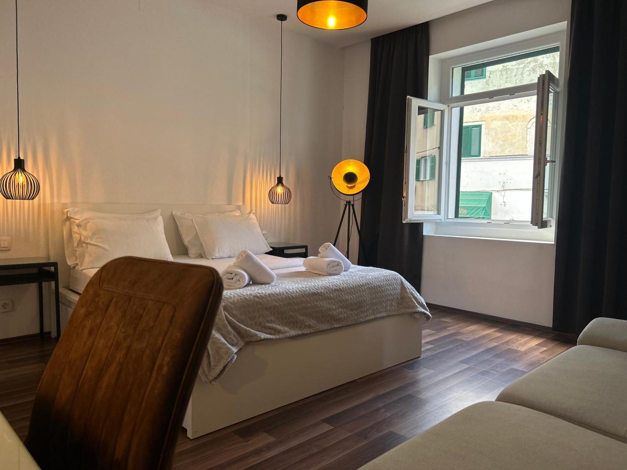 Marton & Martinis Superior Apartments - Spacious One-Room Apartments - Excellent Location Within Walking Distance Of Diocletian'S Palace And Bacvice Beach - The Best Restaurants Within Walking Distance - Buralux Properties Split Exterior foto