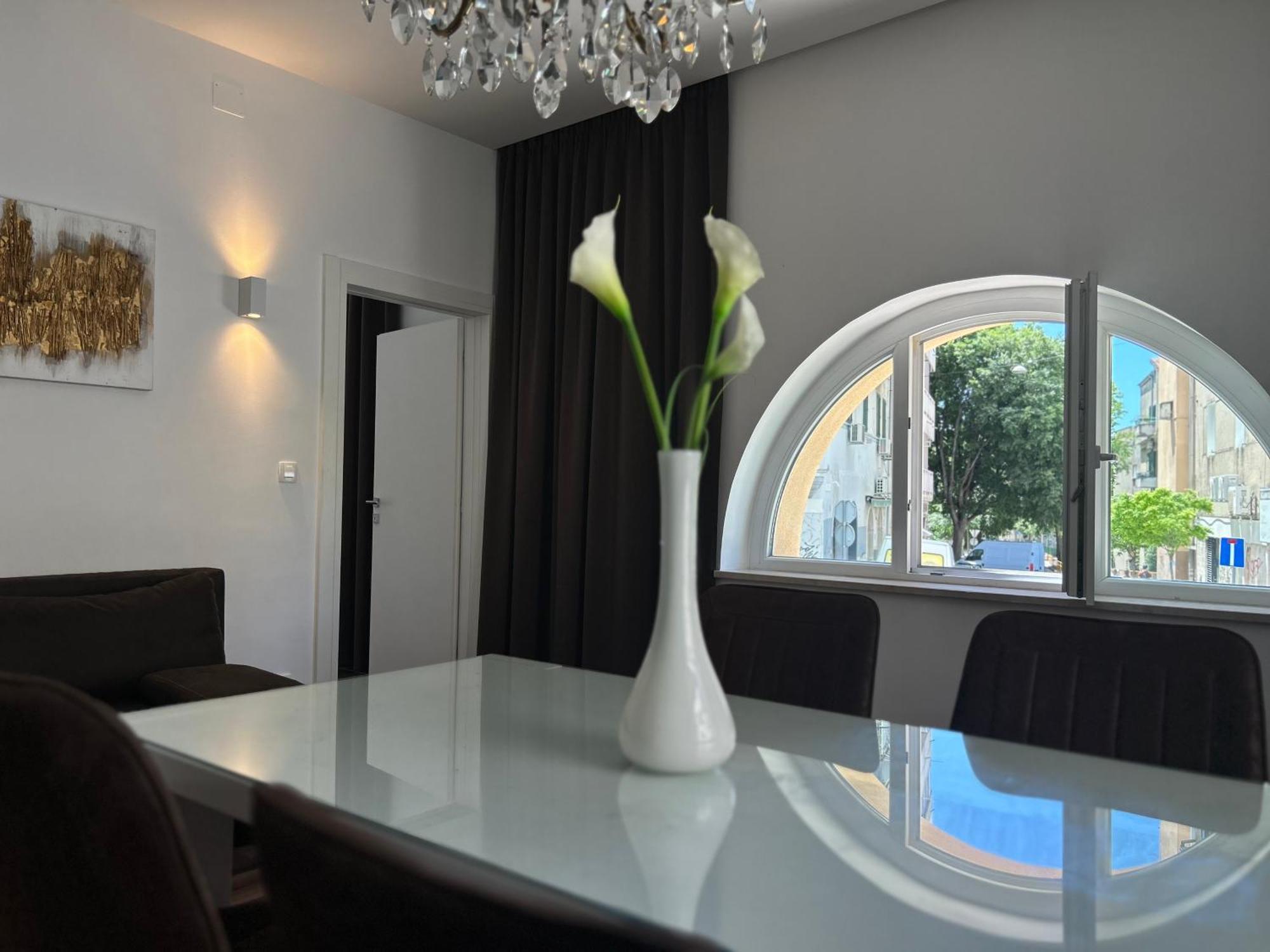 Marton & Martinis Superior Apartments - Spacious One-Room Apartments - Excellent Location Within Walking Distance Of Diocletian'S Palace And Bacvice Beach - The Best Restaurants Within Walking Distance - Buralux Properties Split Exterior foto